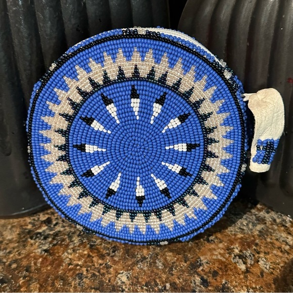 Native American Beaded Circular Coin Purse Wallet Lined leather hide zipper pull - Picture 2 of 7